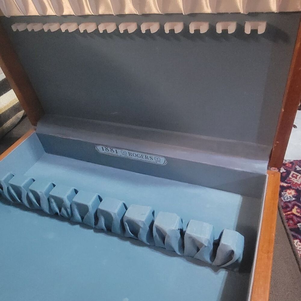 VTG Oneida Anti-Tarnish Silver/ Silver Plate Flatware Silverware Storage Chest